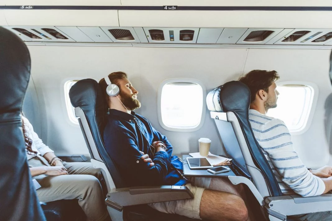 DESCANSO ADECUADO DURANTE EL VUELO