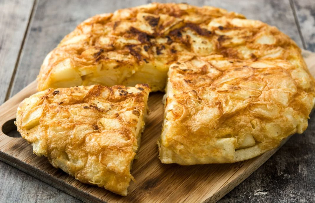 LA PREPARACIÓN DE LA TORTILLA DE PATATAS