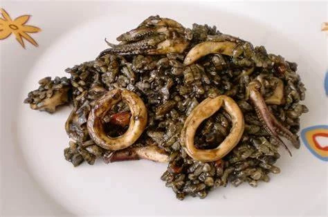 Beneficios del arroz negro con calamares