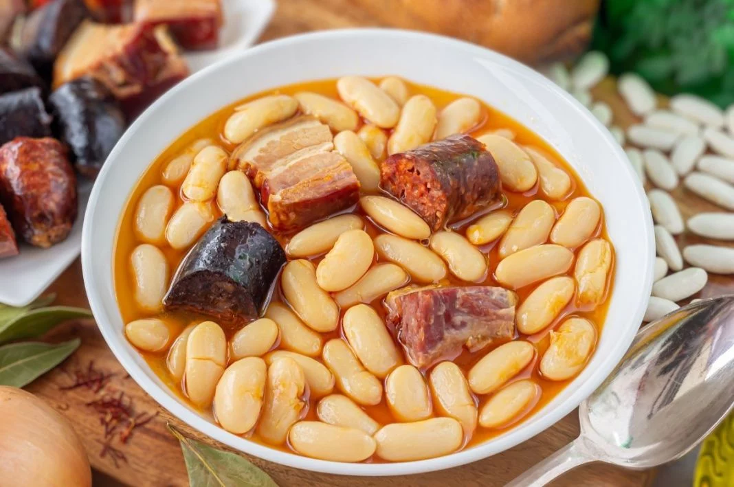 DISFRUTANDO DE LA FABADA ASTURIANA EN TEMPERATURAS FRÍAS