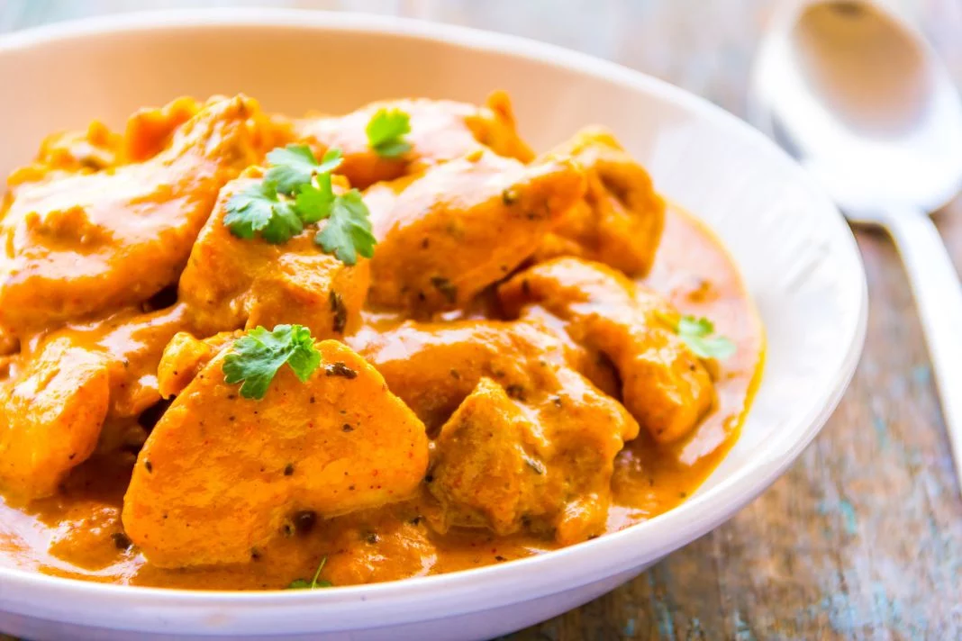 LOS INGREDIENTES CLAVE PARA UN POLLO AL CURRY PERFECTO