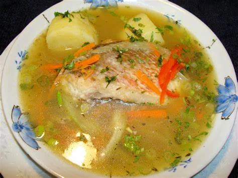 UN CALDO DE POLLO QUE ENRIQUECE TU SOPA SALUDABLE