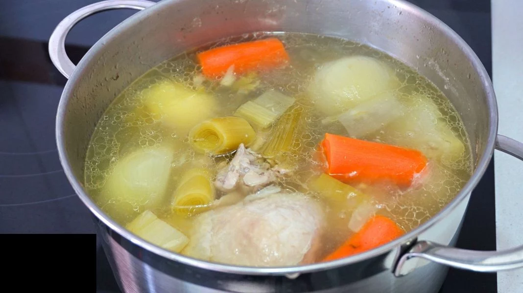 EL PROCESO DE PREPARACIÓN DEL CALDO