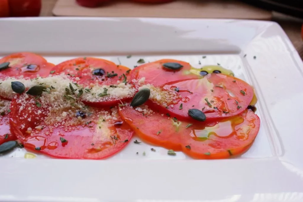 EL SECRETO DE UN CARPACCIO DE TOMATE DE ÉXITO