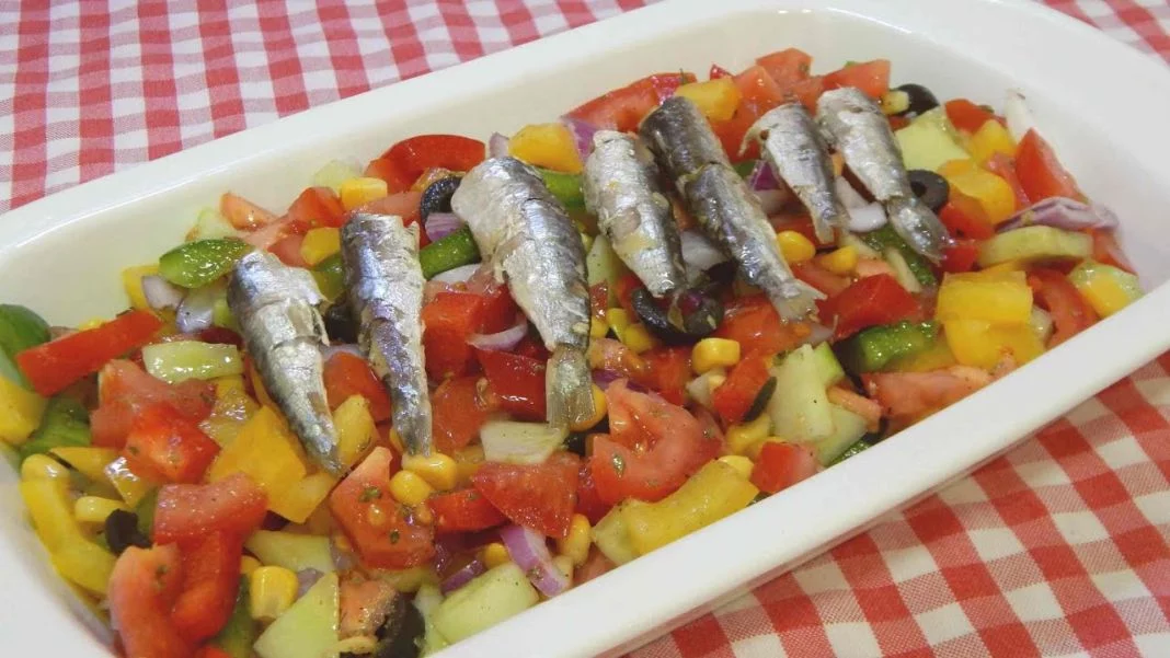 RECETAS FÁCILES Y RÁPIDAS CON SARDINAS EN LATA: DEL BOCADILLO A LA ENSALADA