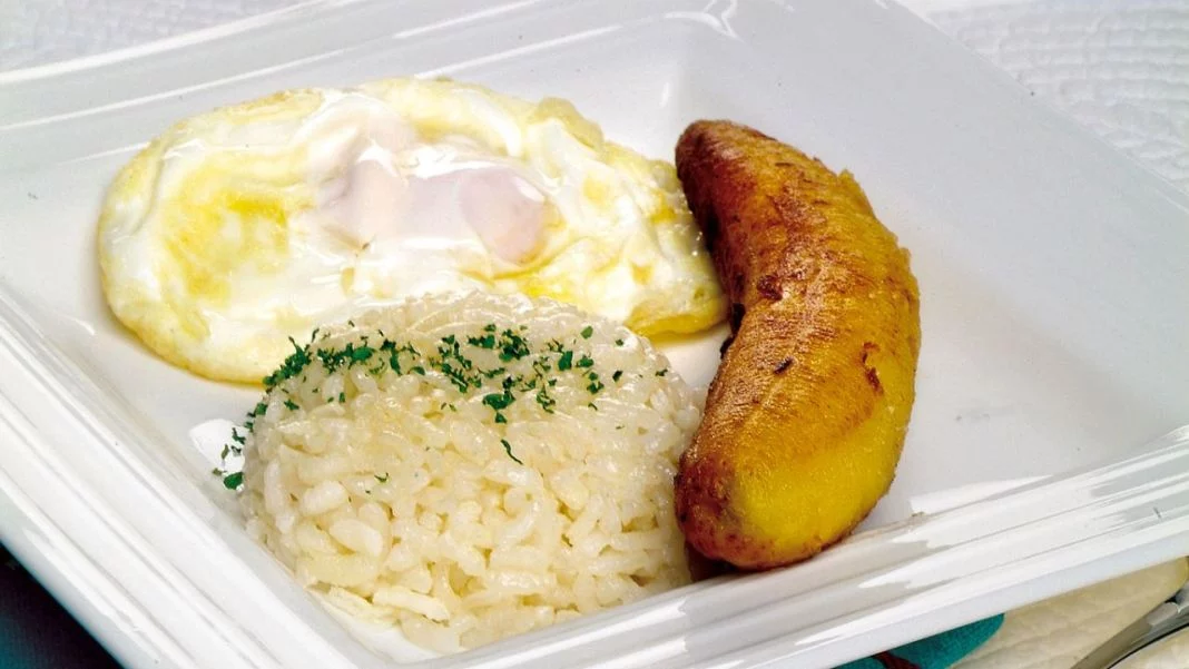 PREPARACIÓN DEL ARROZ A LA CUBANA: PASO A PASO