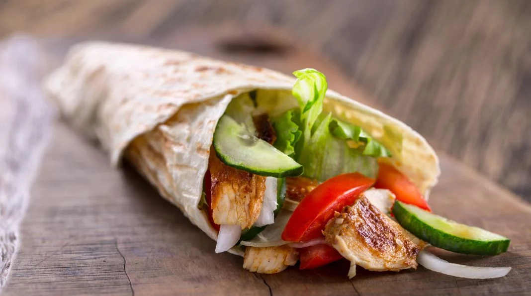 EL KEBAB DE POLLO CASERO COMO OPCIÓN SALUDABLE Y DELICIOSA