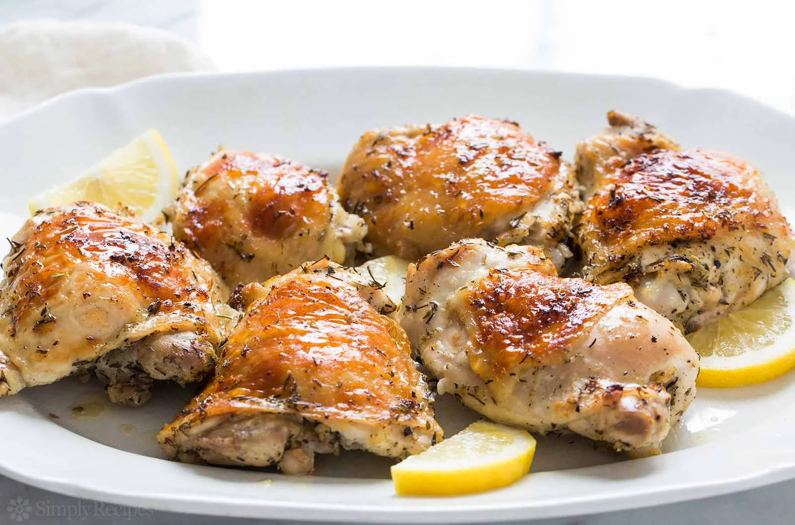 POLLO AL HORNO CON HIERBAS Y LIMÓN