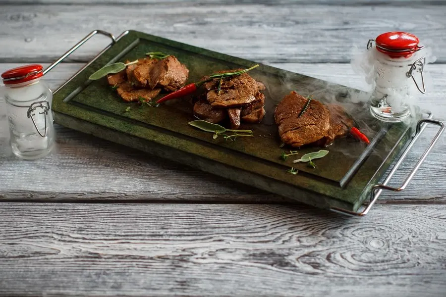 COMBINACIONES PERFECTAS: ACOMPAÑAMIENTOS PARA LA CARNE DE LUNA