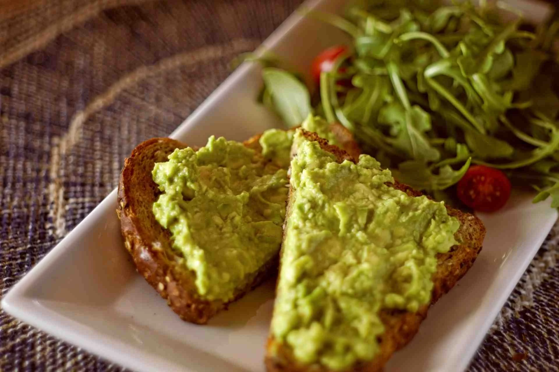 PREPARACIÓN DEL PATÉ DE AGUACATE Y ACEITE DE OLIVA