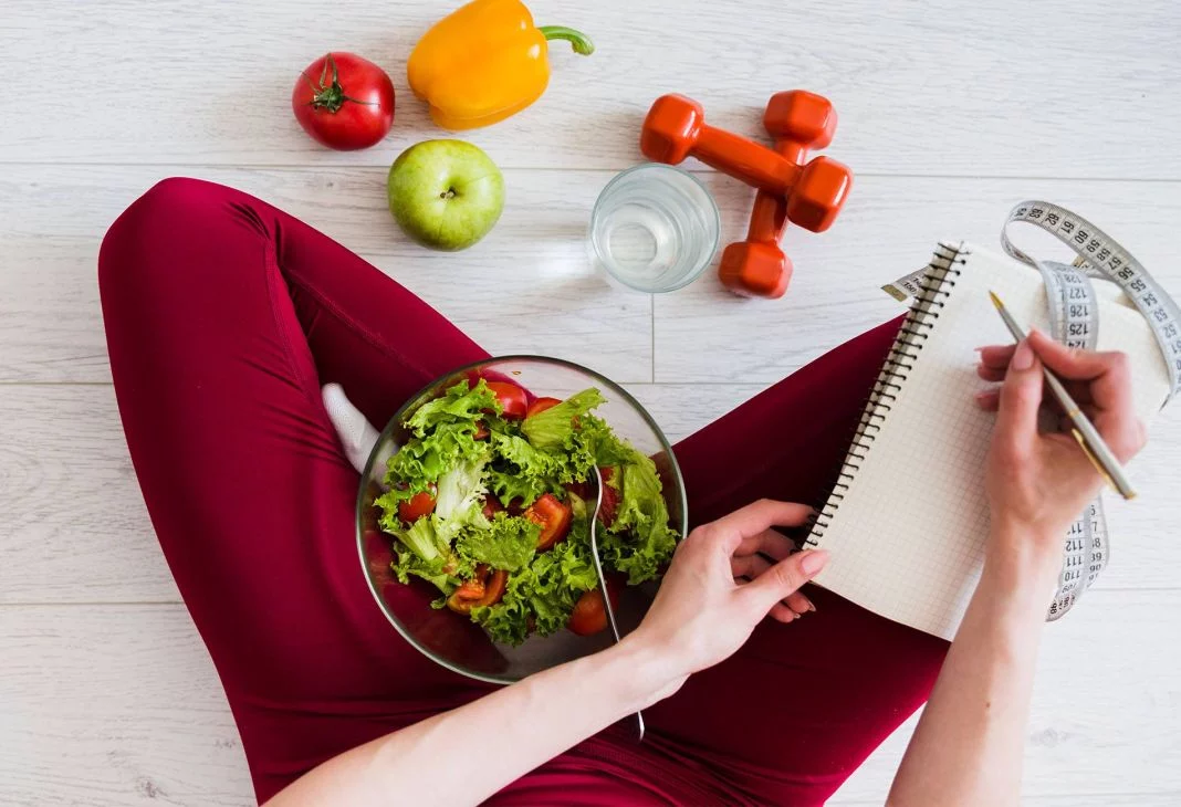 MANTENIENDO UN ESTILO DE VIDA ACTIVO Y SALUDABLE