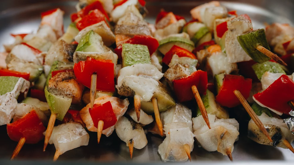 BROCHETAS DE PESCADO Y VERDURAS