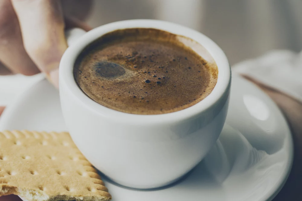 LOS SECRETOS OCULTOS DEL CAFÉ INSTANTÁNEO QUE NADIE SE ATREVE A CONTAR