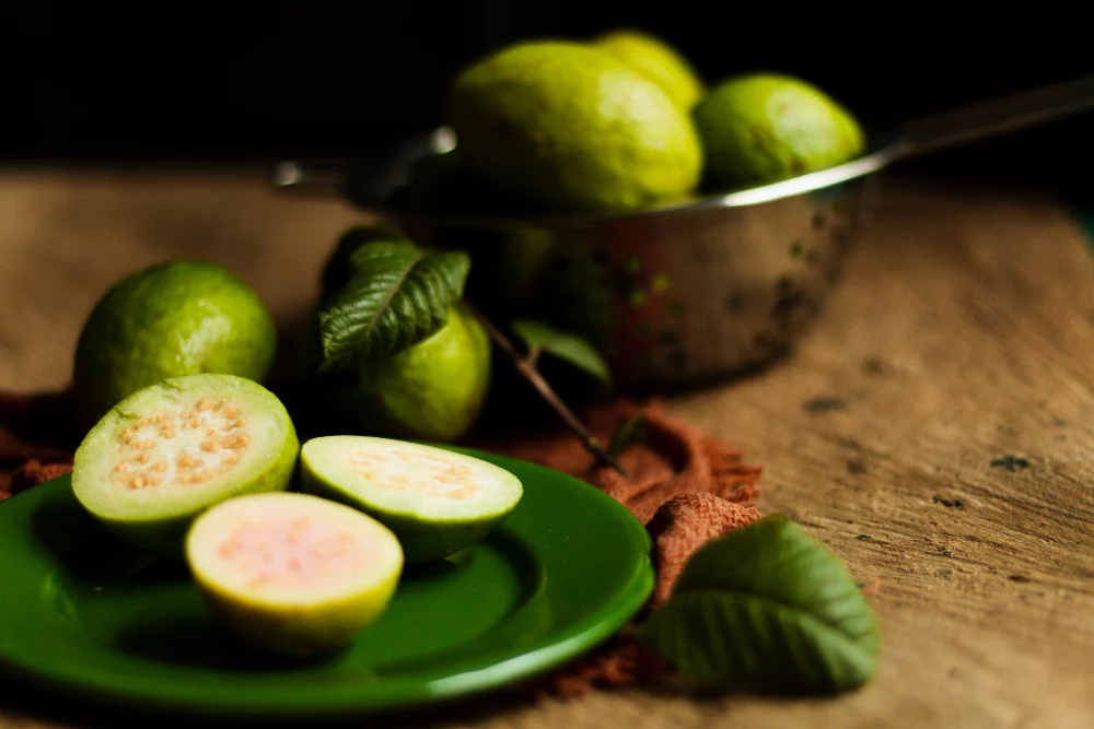 REGULAR EL AZÚCAR EN SANGRE CON GUAYABA